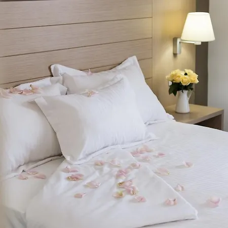 Hotel Mena Plaza 3*