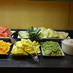 梅纳广场酒店 3* 内尔哈