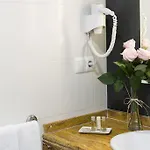 梅纳广场酒店 内尔哈