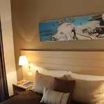 梅纳广场酒店 酒店