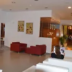 梅纳广场酒店 酒店